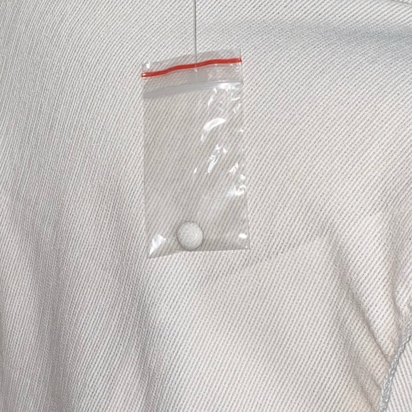 NWT Active USA Lightweight Women’s Cream Button Blouse sz‎ 1XL - Picture 3 of 10